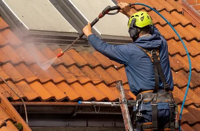 Démoussage et hydrofuge de toiture à Pelves